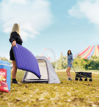Festivalcamping met tent en luchtbed