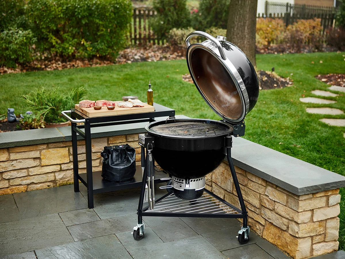 Weber E6 Summit Kamado barbecue