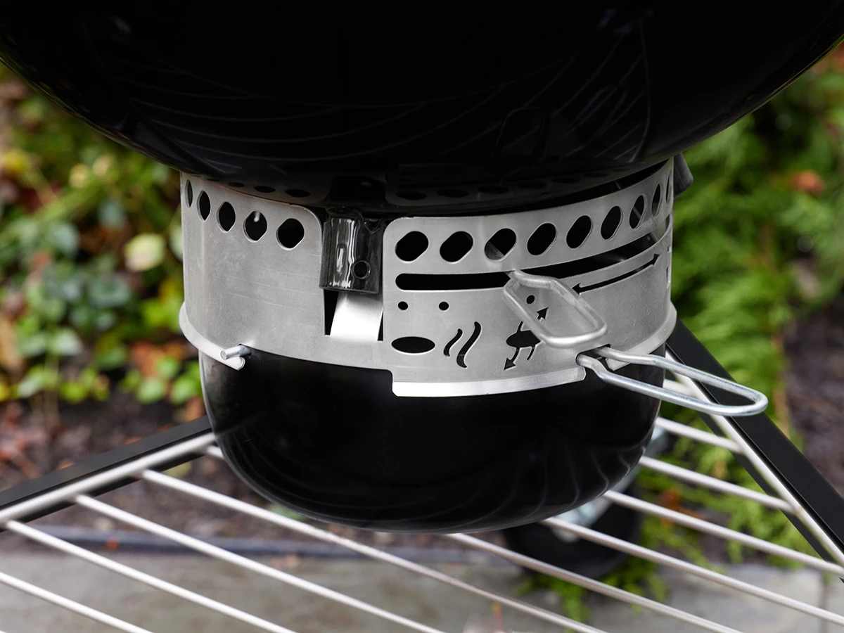 Weber E6 Summit Kamado barbecue