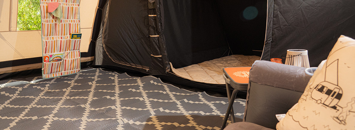tenttapijt in tent of voortent