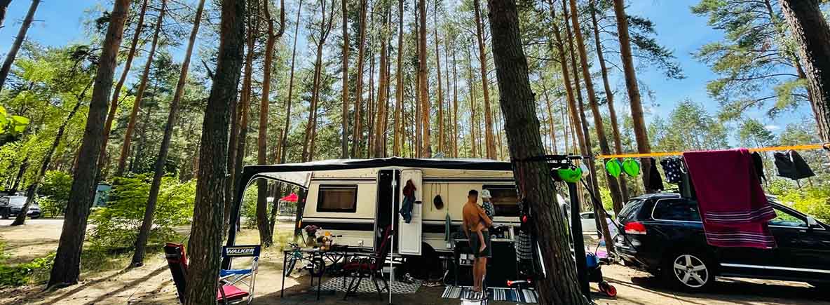 Een kijkje in de caravan van Robert en Maria