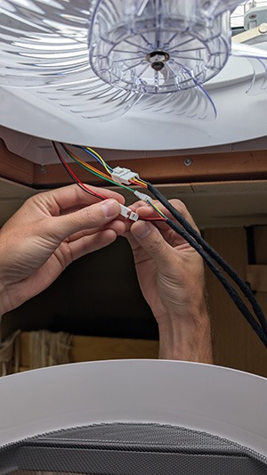 dakluik elektra aansluiten