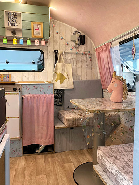 Een kijkje in de caravan van Anja