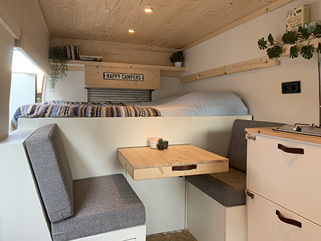 Een kijkje in de camper van Rianne en Odette