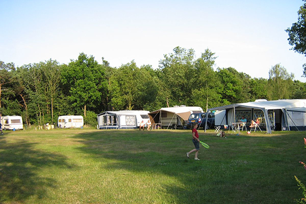 Camping met leeftijd velden